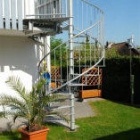 Fluchttreppe mit Blechstufen