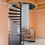 Innenspindeltreppe mit Profilrohrträger