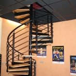 Spindeltreppe mit Profilrohrträger