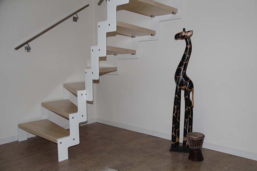 flachstahl-zacken-treppe.jpg